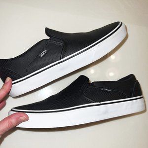 Vans Asher Perforated Sneaker